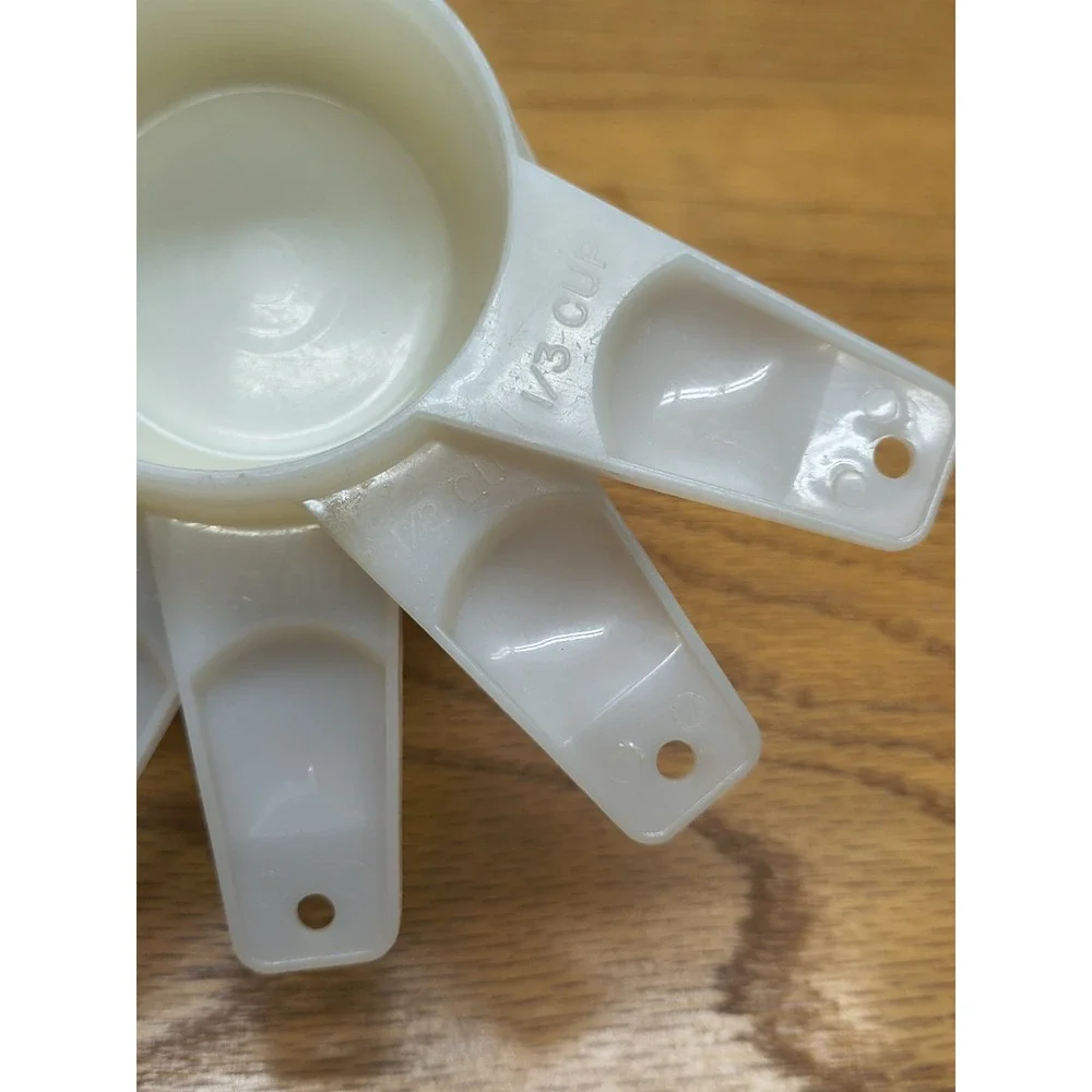Tupperware #761‎ White/Translucent 5 Measuring Cup Set